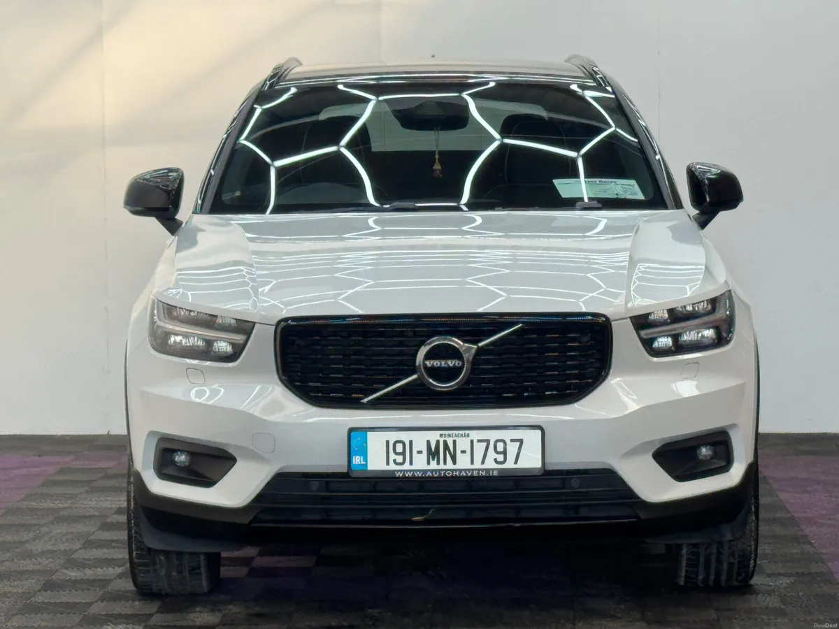 2019 Volvo XC40 R Design AWD, 2.0D, Automatic - Image 2