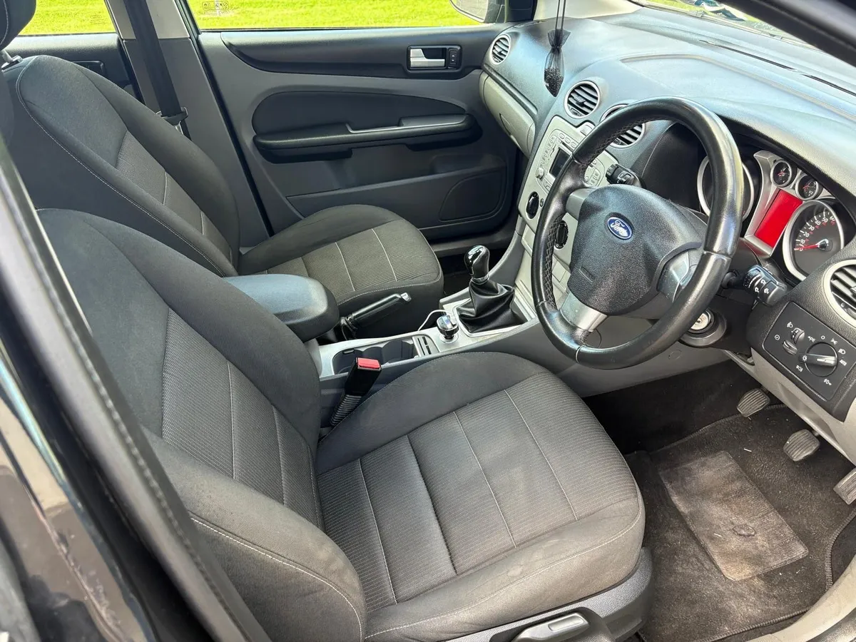 Ford Focus 2011 - Image 4