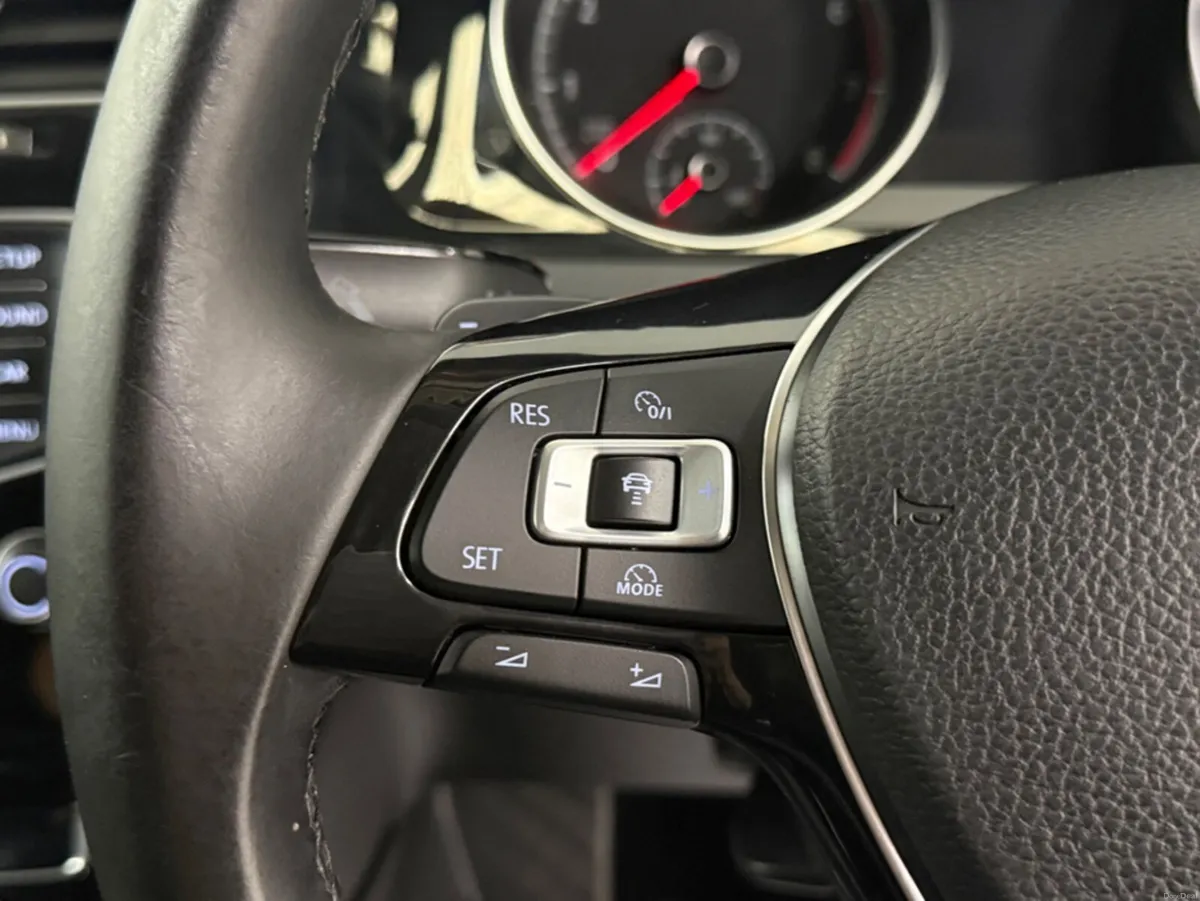 Volkswagen Golf **MULTI FUNCTION STEERING WHEEL ** - Image 6