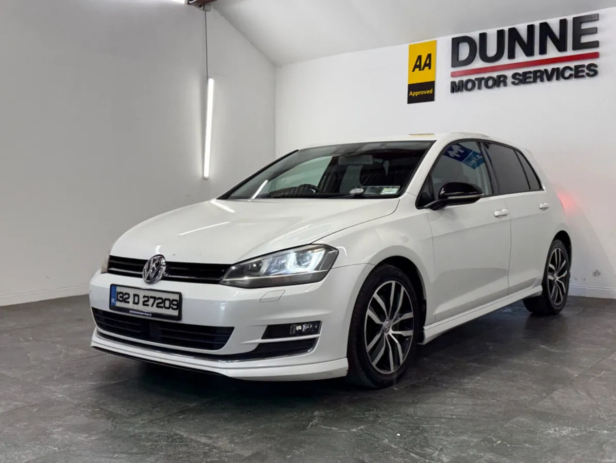Volkswagen Golf **MULTI FUNCTION STEERING WHEEL ** - Image 2