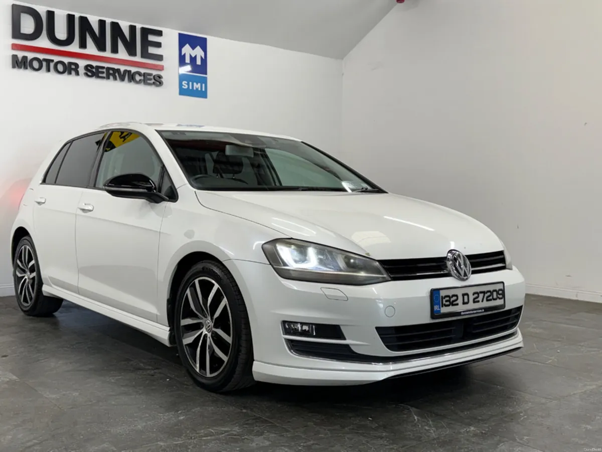 Volkswagen Golf **MULTI FUNCTION STEERING WHEEL ** - Image 4