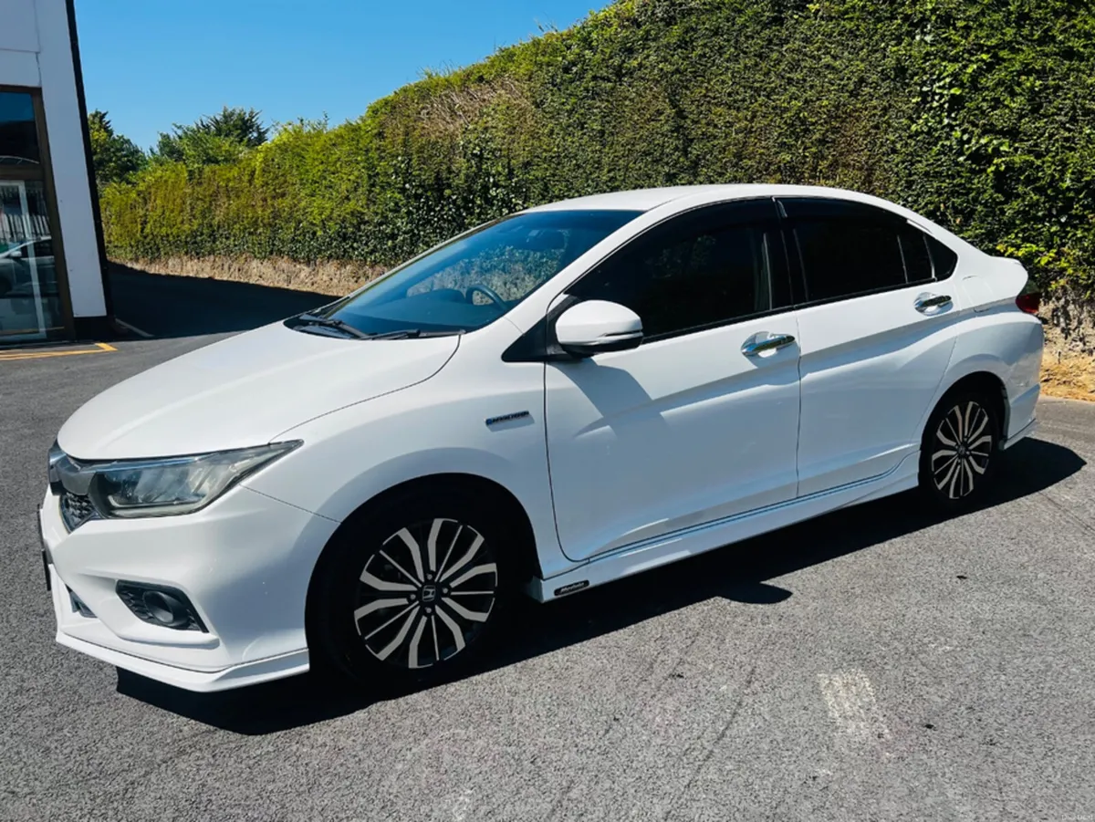 Honda Grace 1.5 HYBRID AUTOMATIC - Image 5