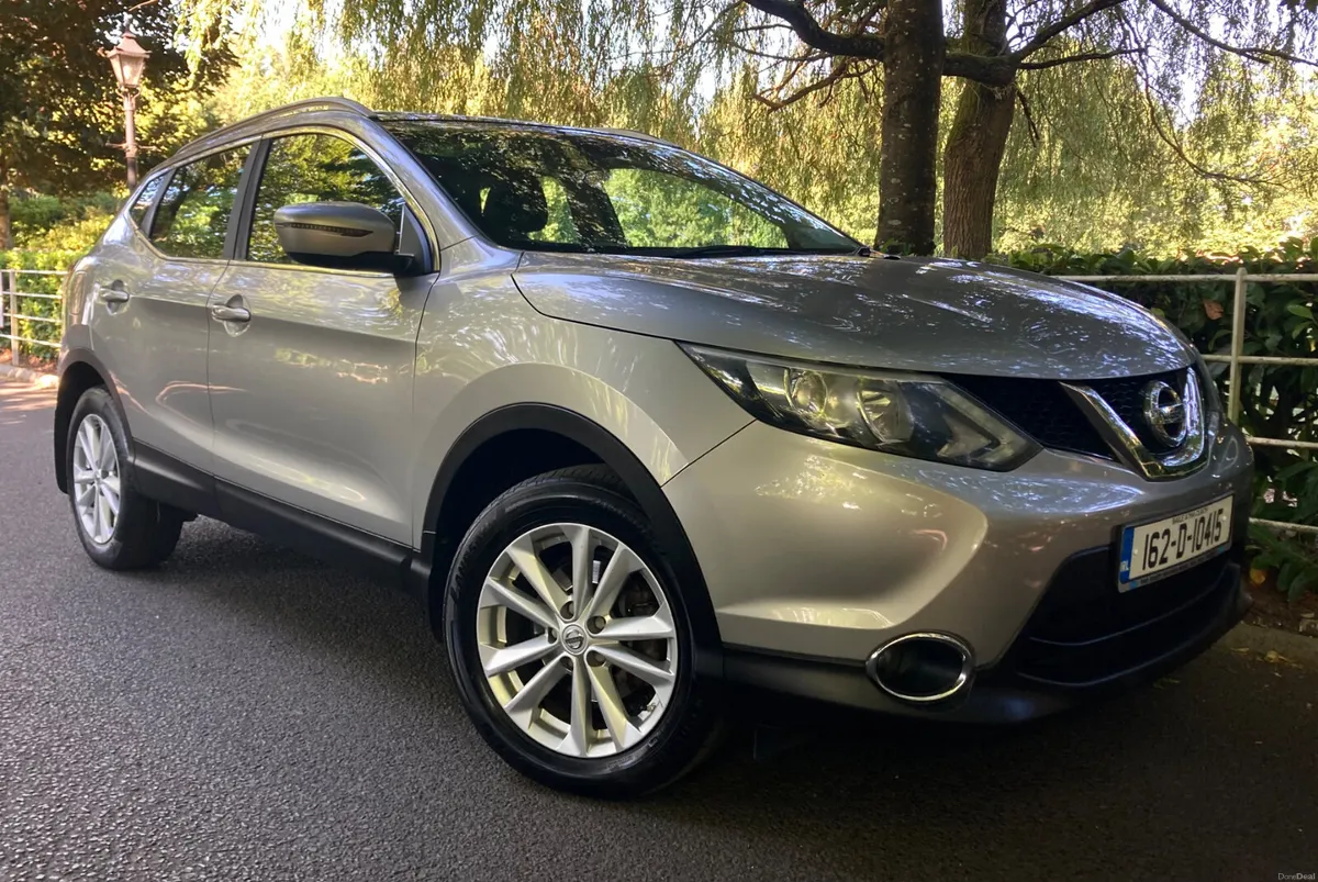 Nissan Qashqai Deluxe Edition Pristine Condition - Image 4
