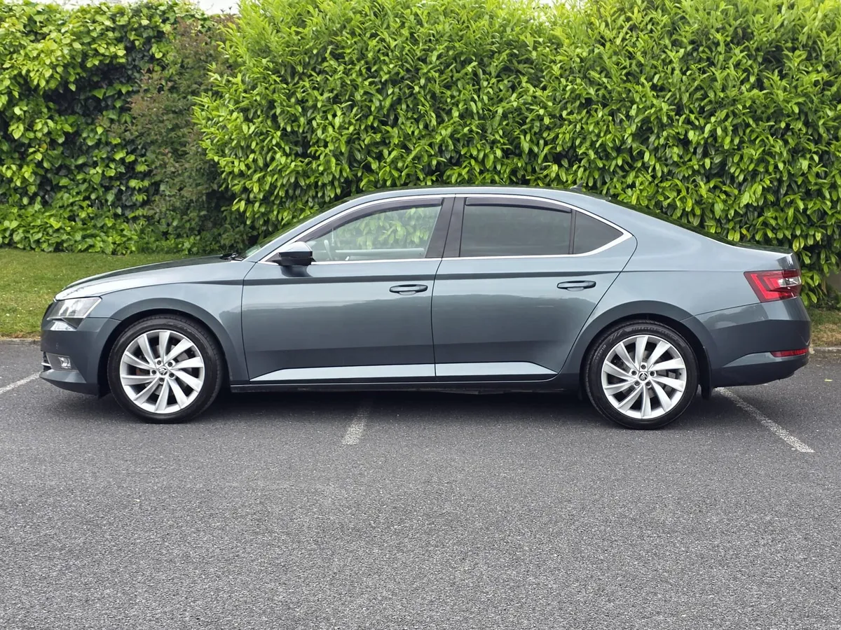 2017 Skoda Superb Exclusive Automatic - Image 6