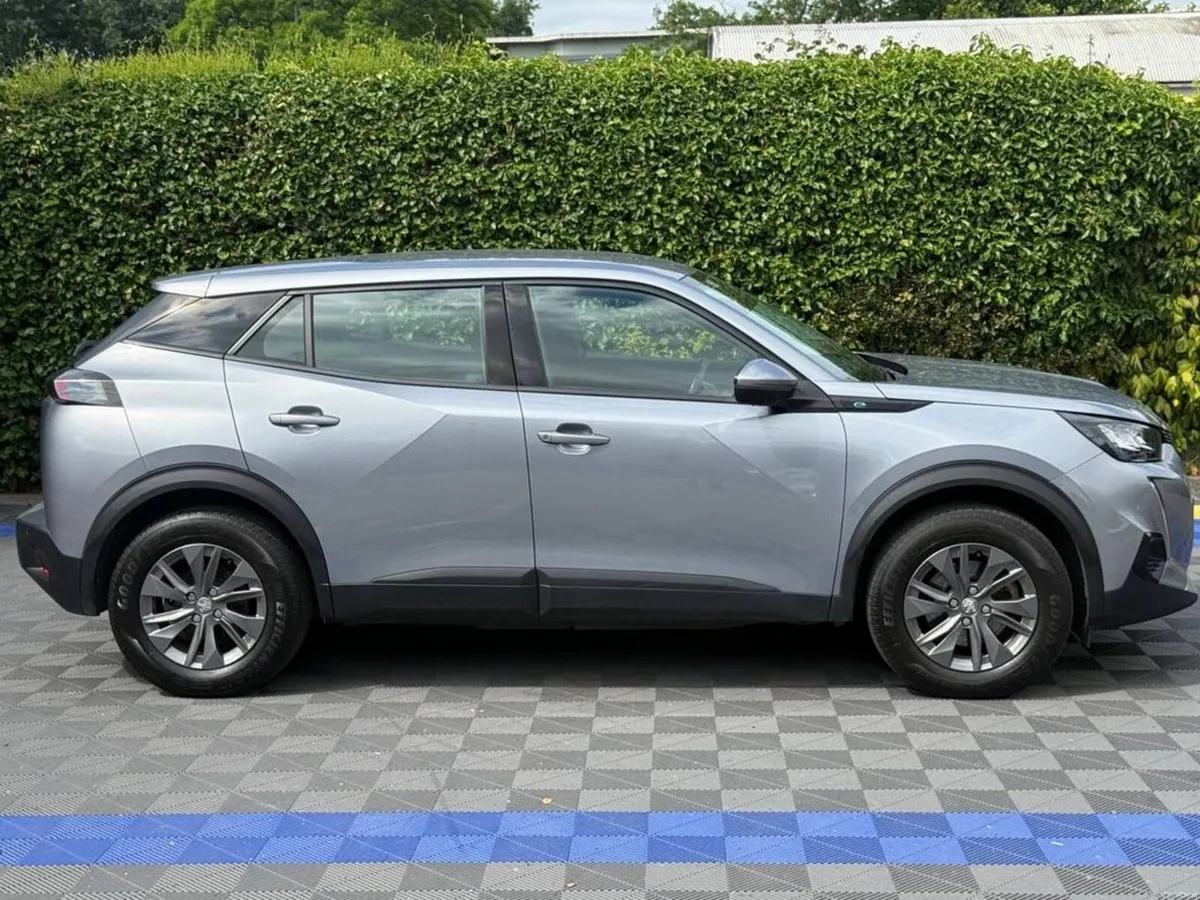 Peugeot 2008 E-ACTIVE PACK 50KWH // SERVICE HISTOR - Image 2