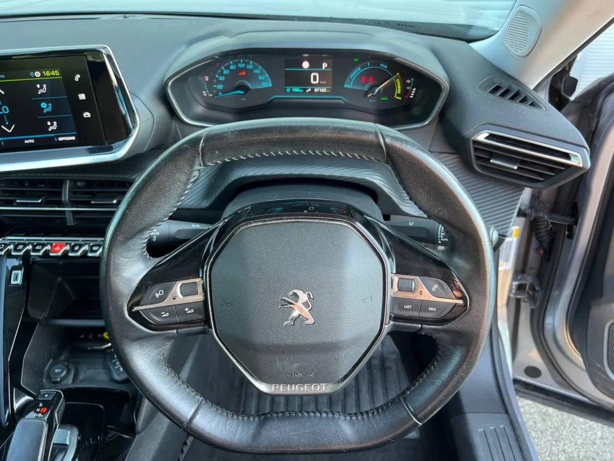 Peugeot 2008 E-ACTIVE PACK 50KWH // SERVICE HISTOR - Image 4