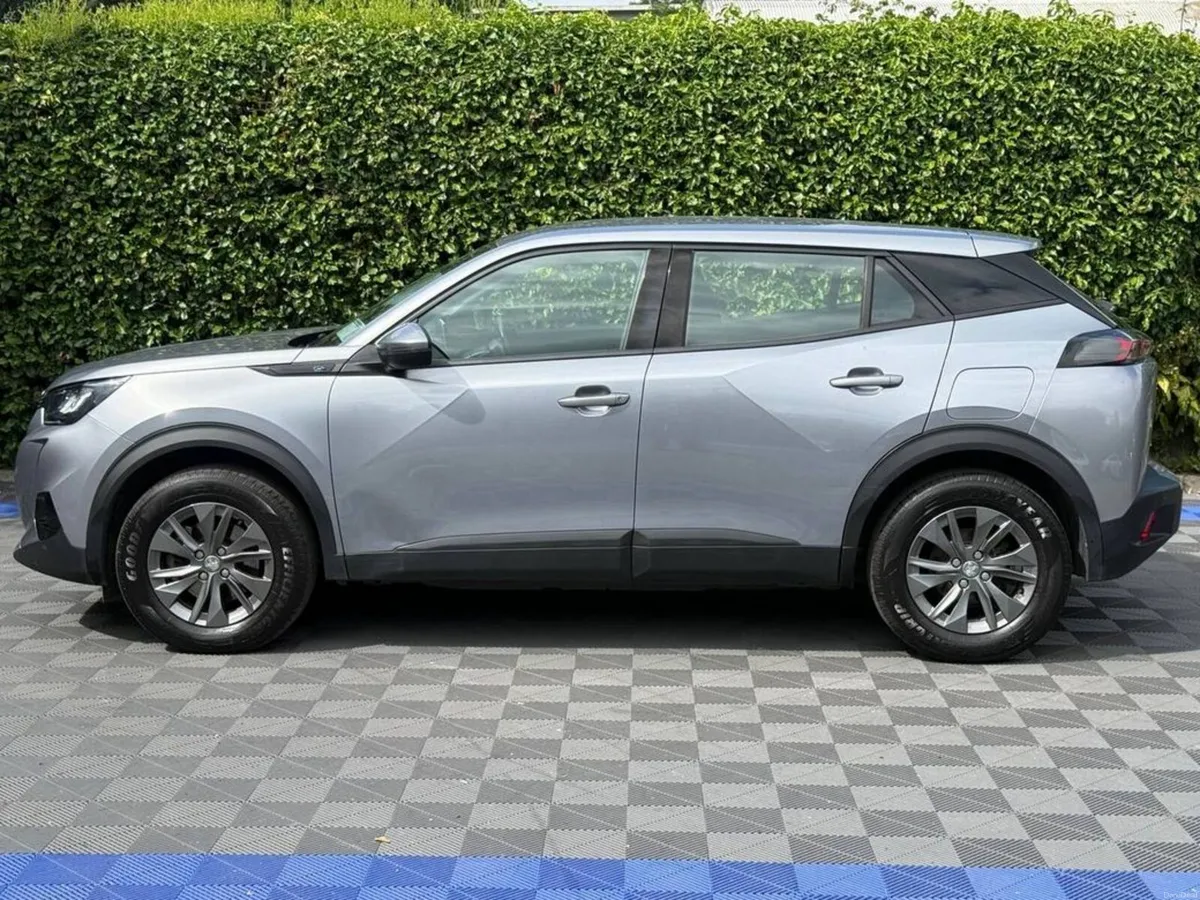 Peugeot 2008 E-ACTIVE PACK 50KWH // SERVICE HISTOR - Image 3