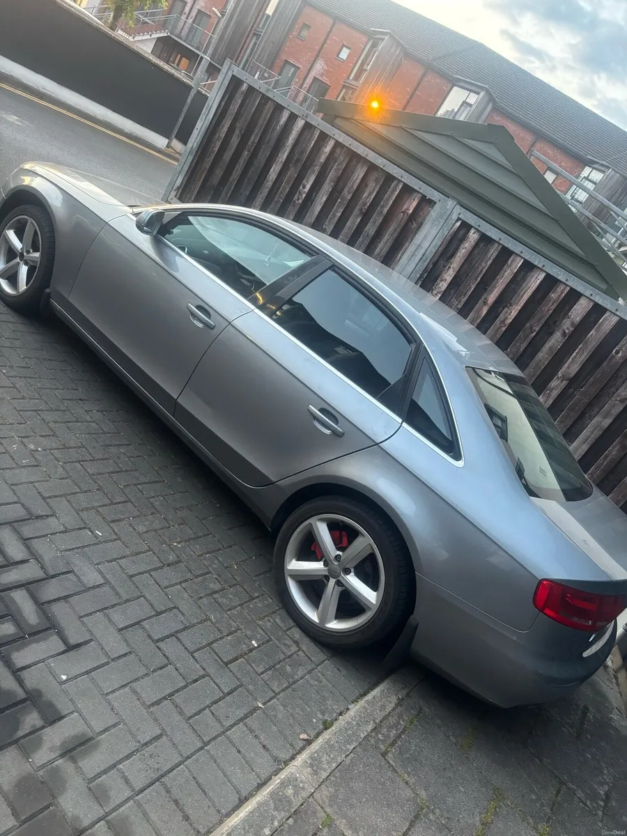 Audi a4 B8 2011 - Image 4