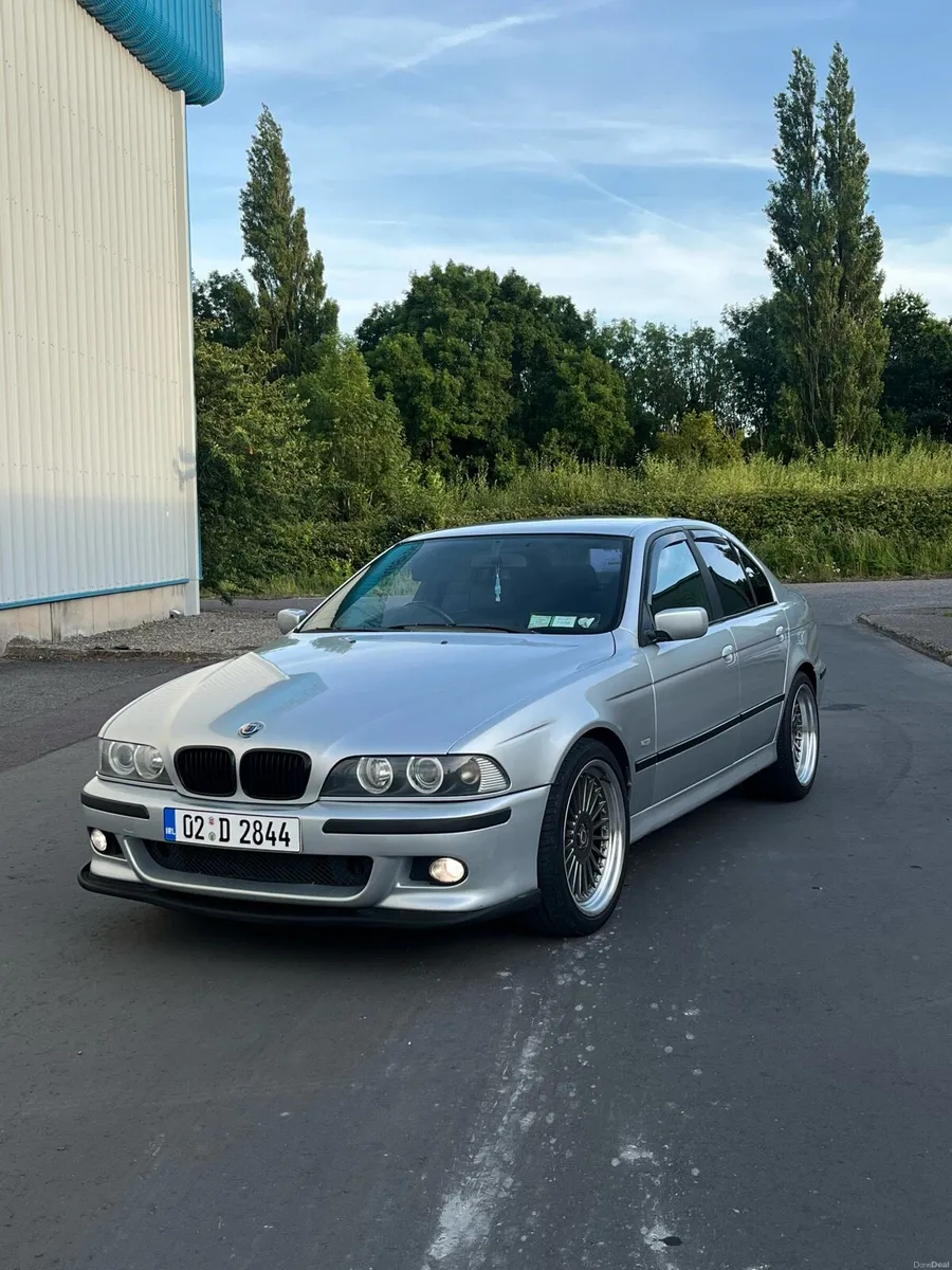 BMW E39 520i - Image 1
