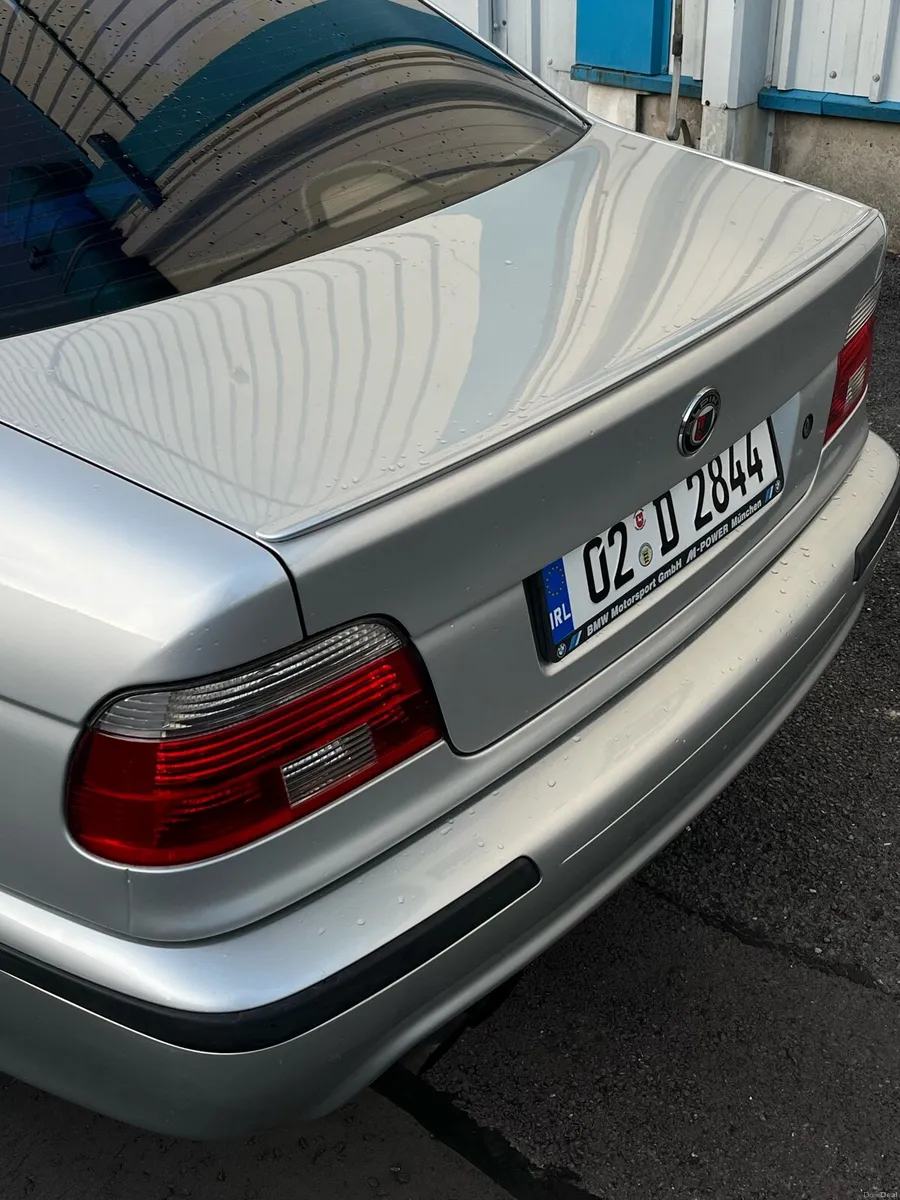 BMW E39 520i - Image 2