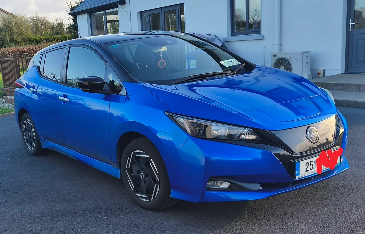 2025 Nissan leaf - Image 4