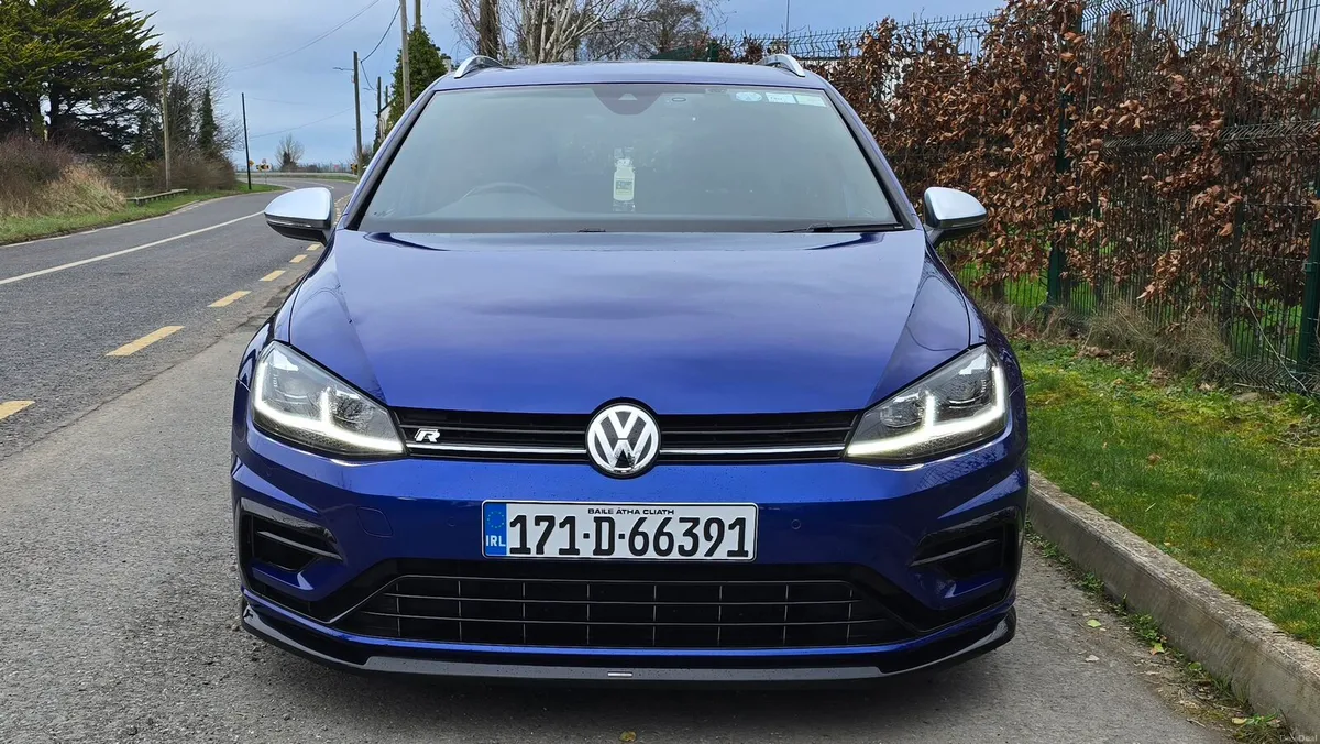 2017 Volkswagen Golf R 7.5 Variant DSG - Image 2