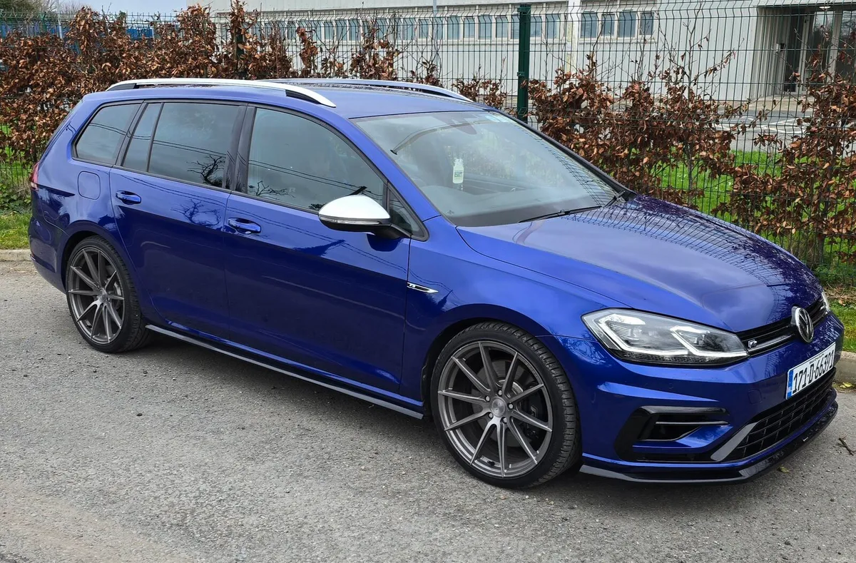 2017 Volkswagen Golf R 7.5 Variant DSG - Image 1