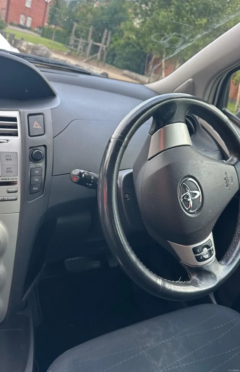 Toyota Yaris 2007 - Image 3