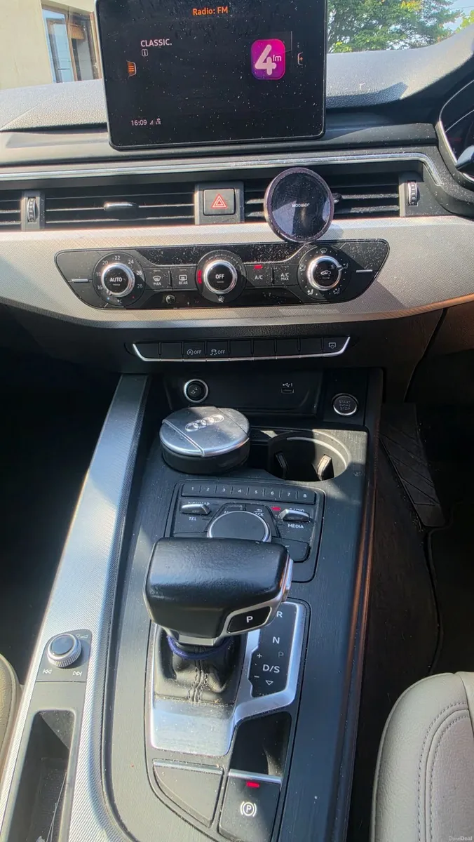 Audi A4 2018 - Image 2