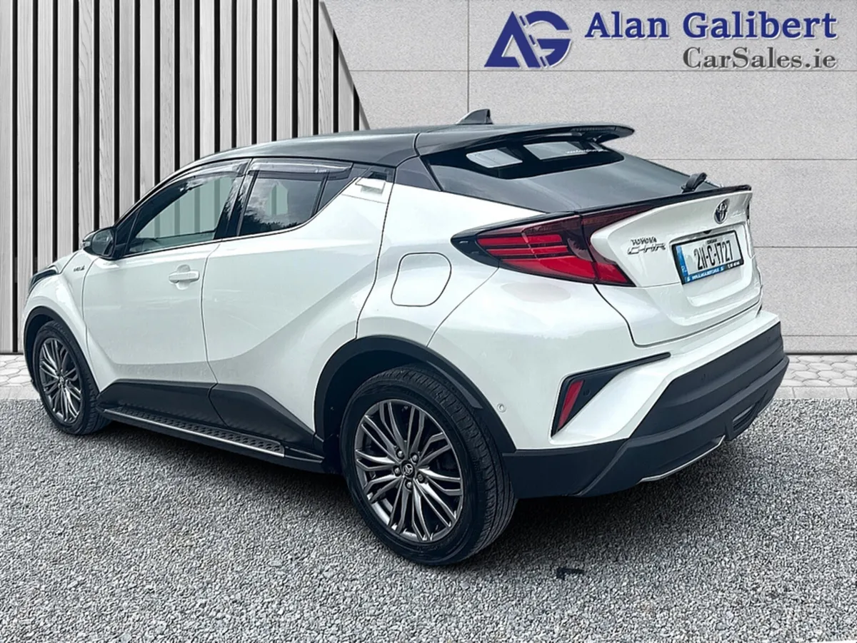 Toyota C-HR 1.8 HYBRID SOL TOP SPEC - Image 2