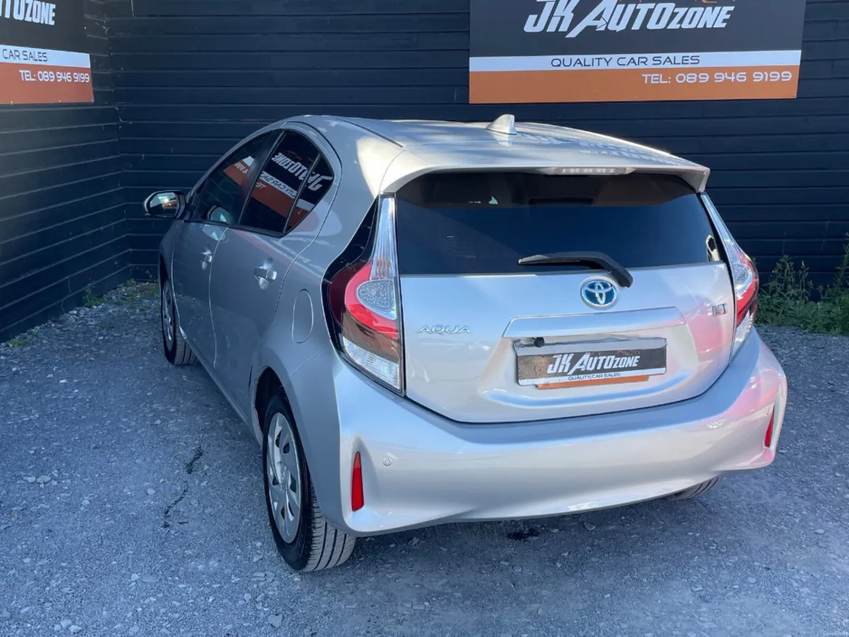 Toyota Aqua 1.5 HYBRID AUTO - Image 5