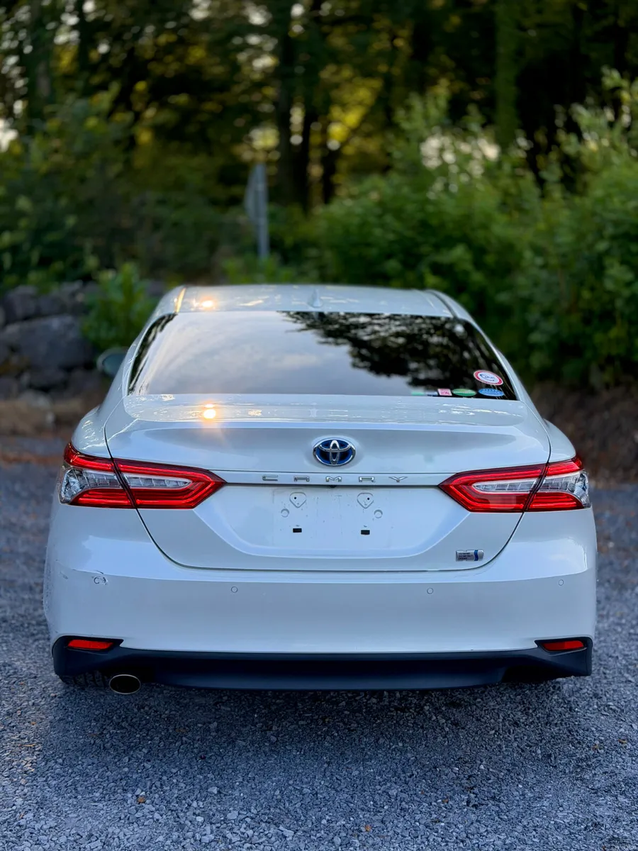 Toyota Camry | 2020-2 | Hybrid | White | Luxury - Image 5