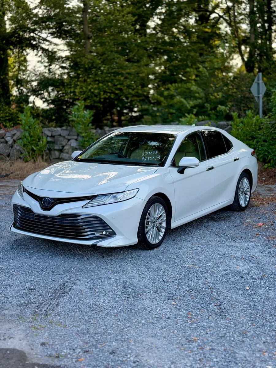 Toyota Camry | 2020-2 | Hybrid | White | Luxury - Image 4