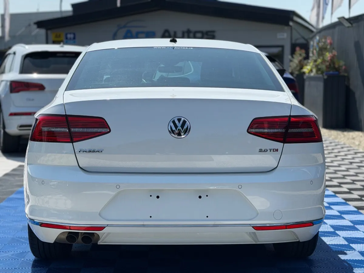 Volkswagen Passat HIGHLINE ELEGANCE - 2.0L DIESEL - Image 6
