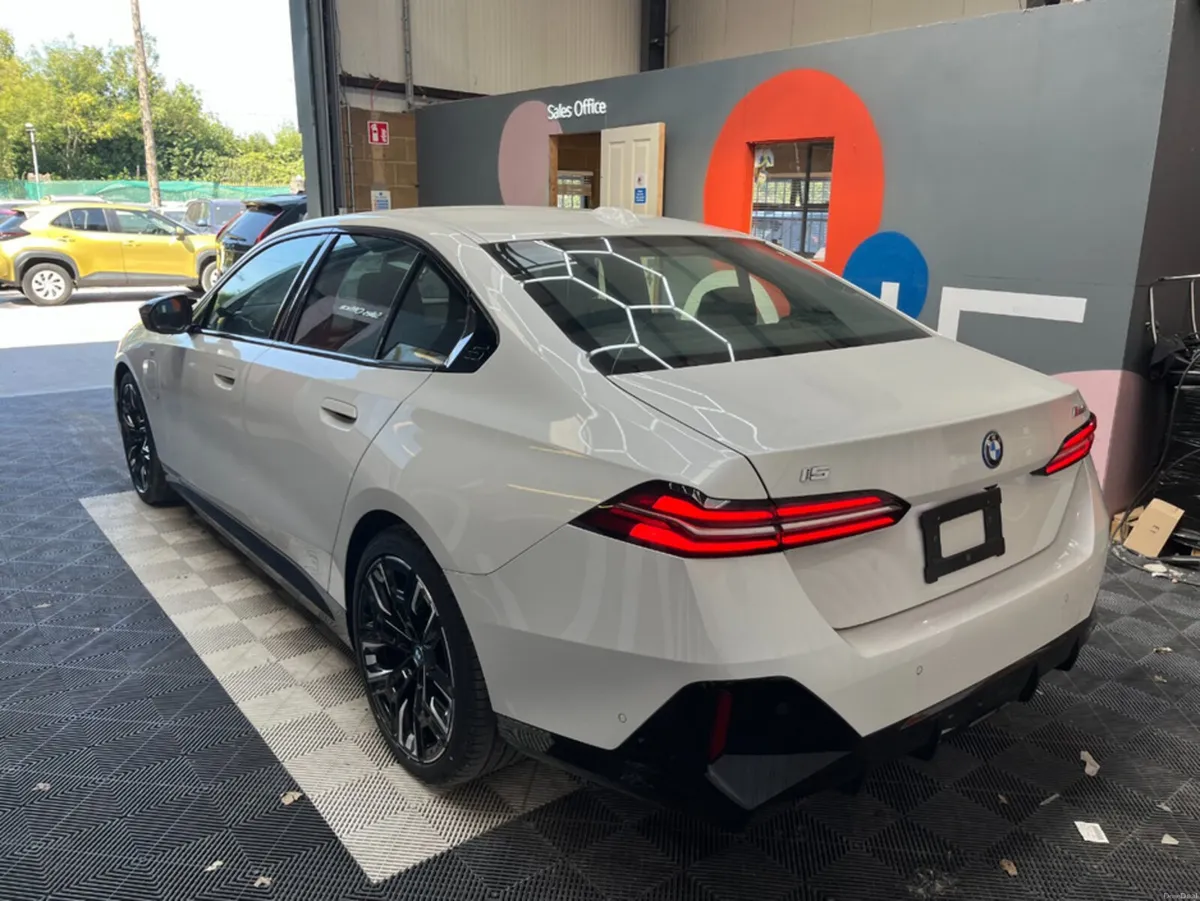 BMW i5 2024 BMW I5 M60 XDRIVE AUTOMATIC / CRUISE C - Image 4
