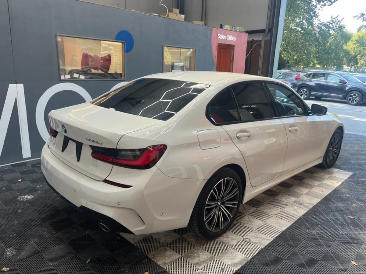 BMW 3-Series 2021 BMW 330E M-SPORT 2.0 AUTOMATIC / - Image 2