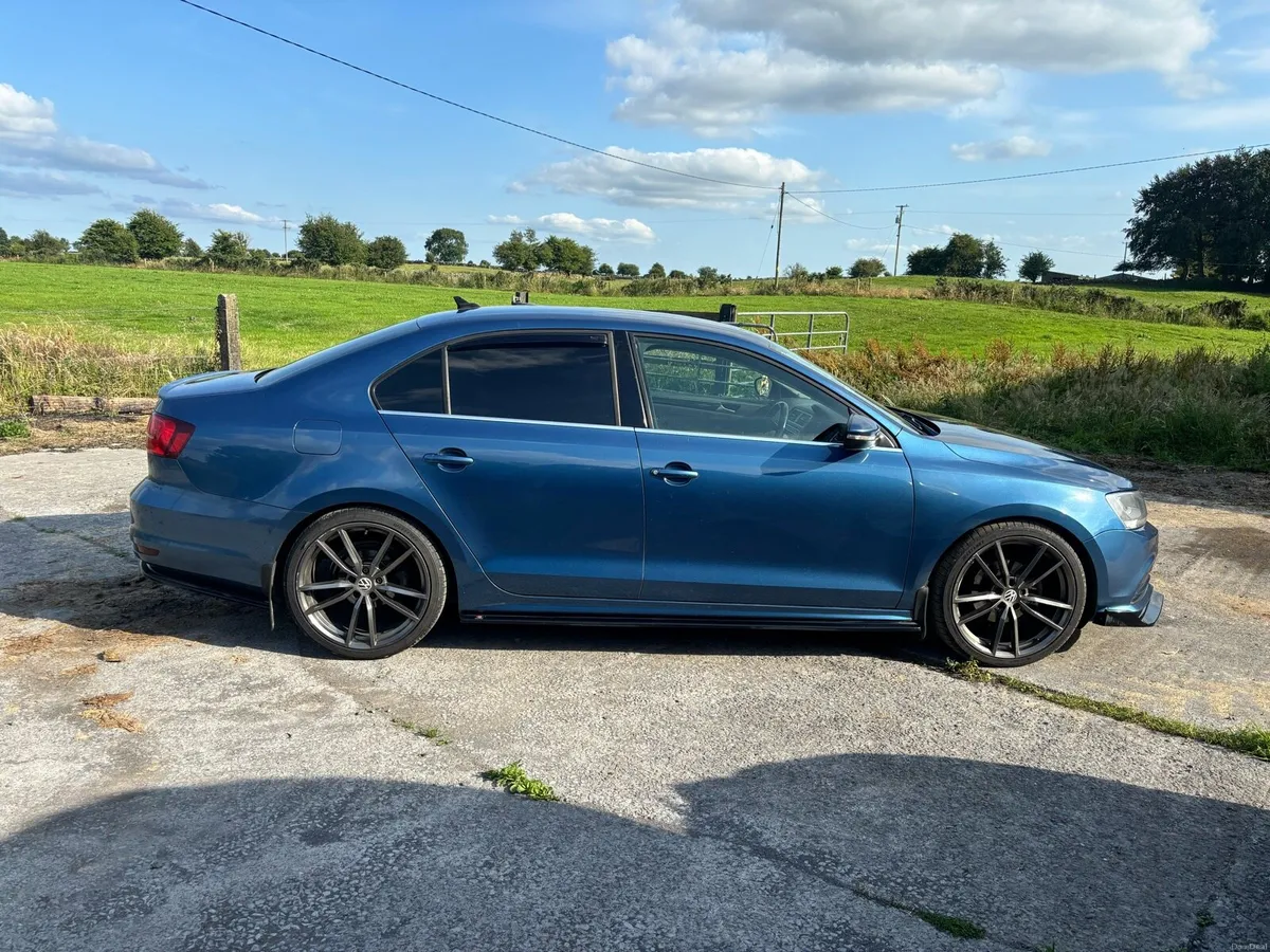 Volkswagen Jetta - Image 3