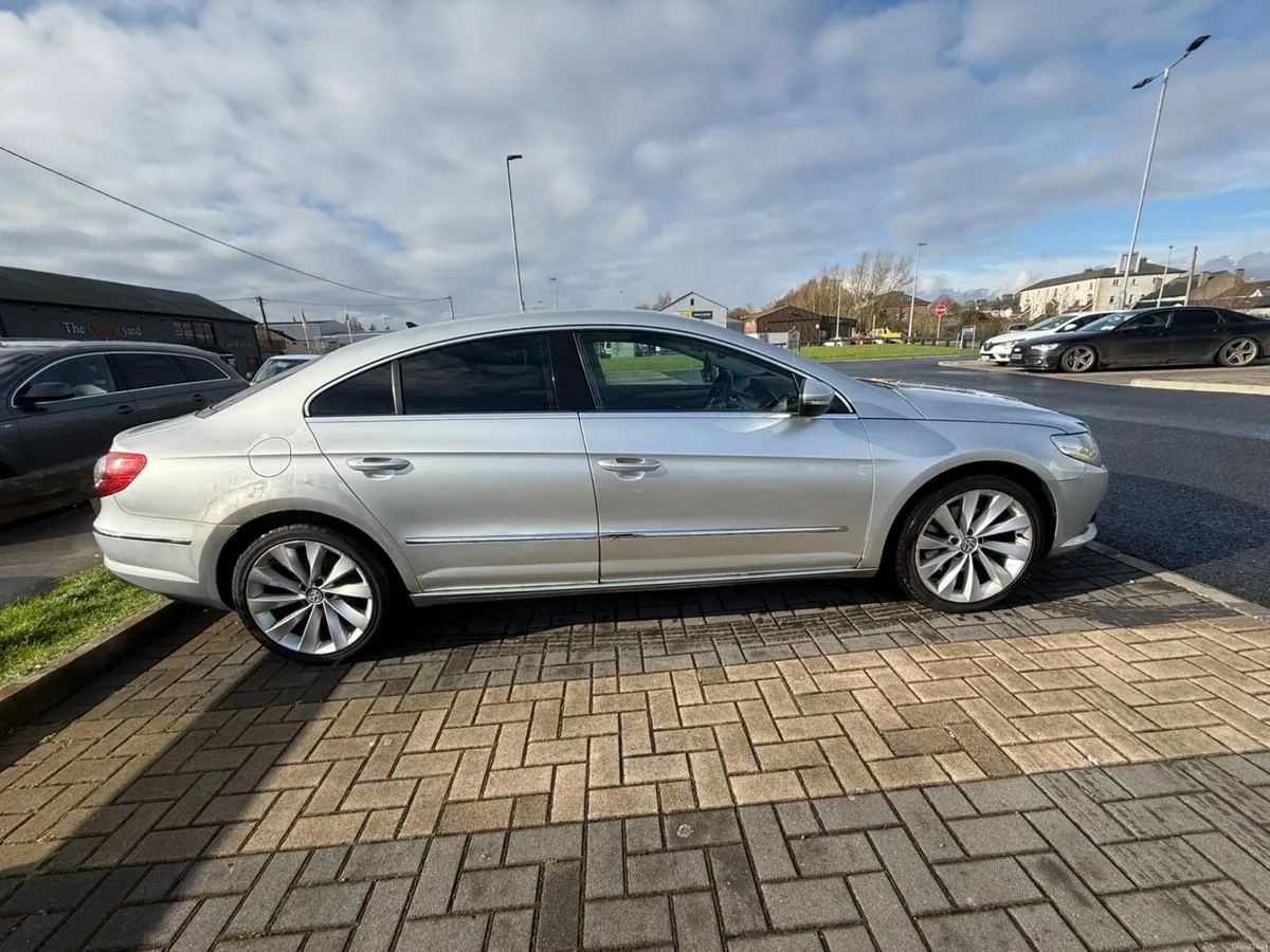 Volkswagen Passat CC - Image 2