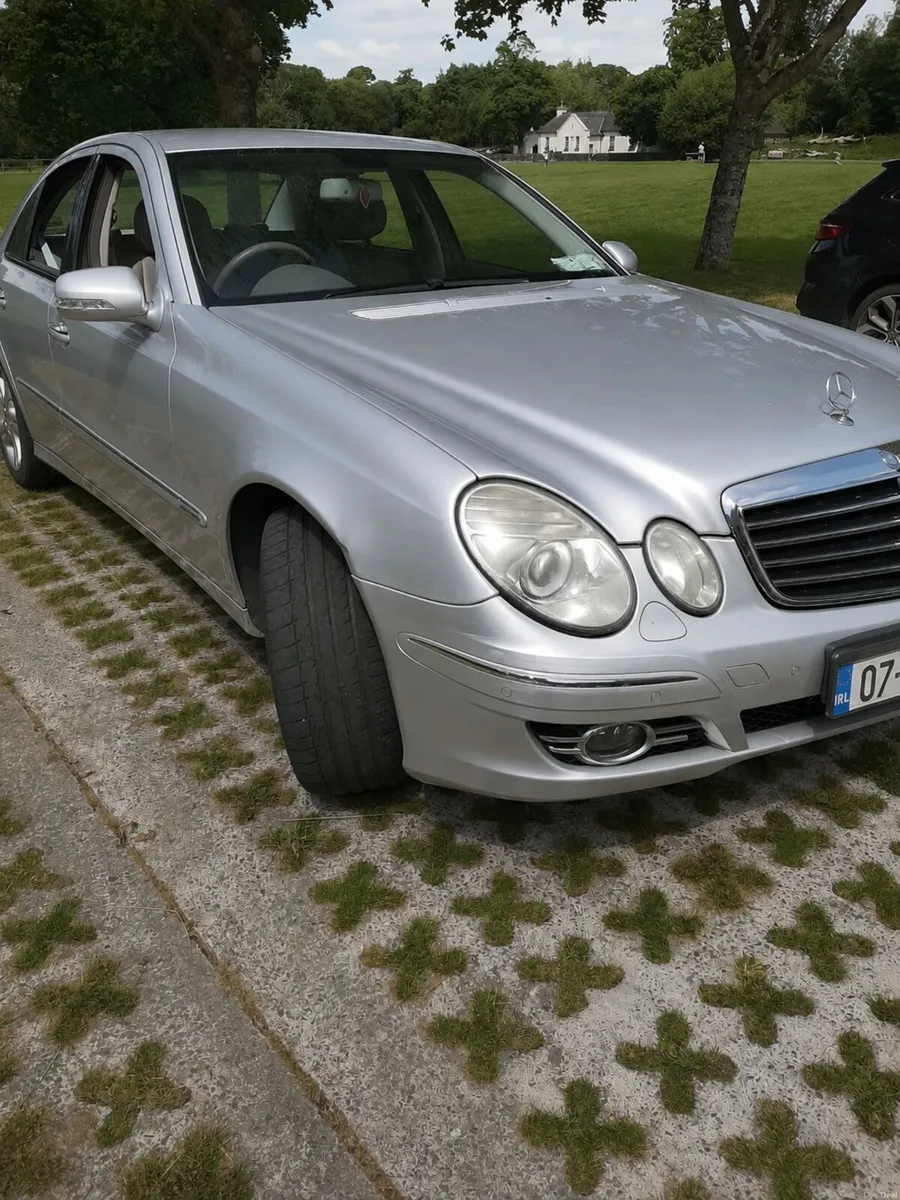 Mercedes-Benz E-Class 2007 - Image 4