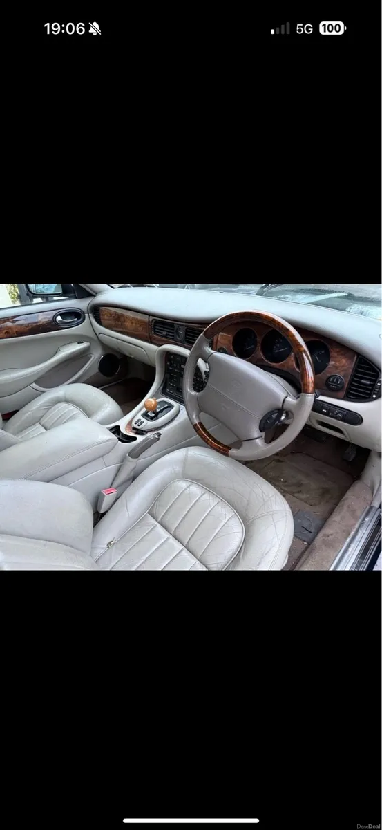 Jaguar XJ8 - Image 4