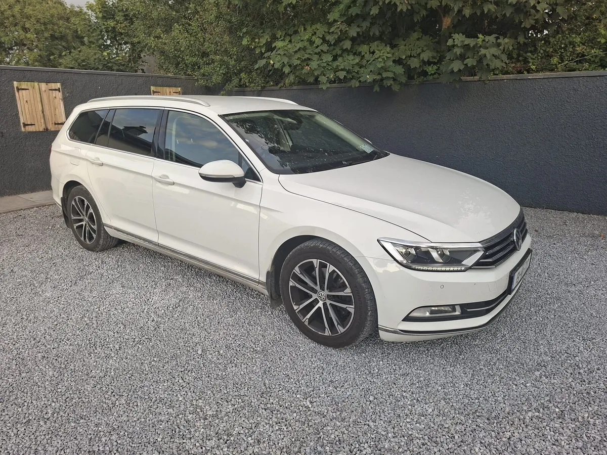 2019 Volkswagen Passat Highline - Luxury Trim - Image 1