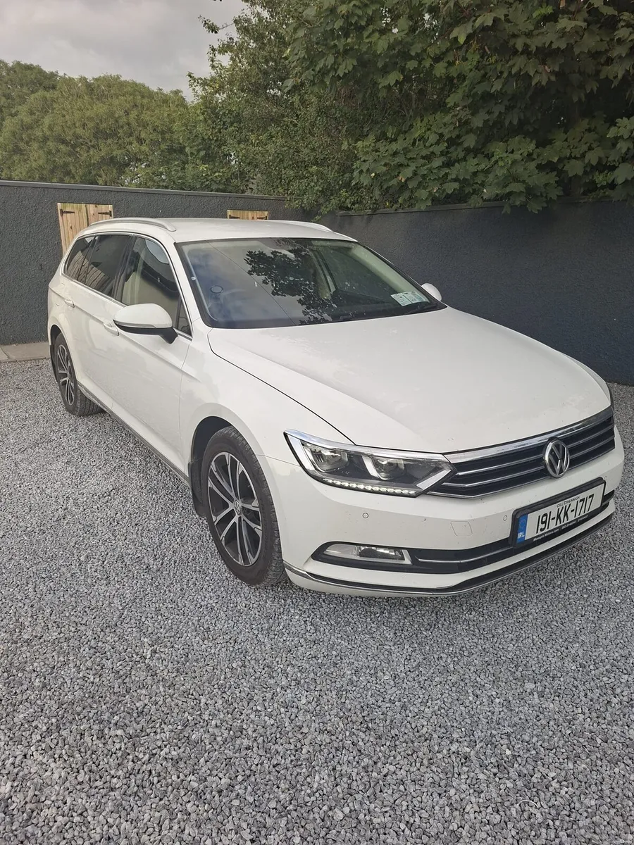 2019 Volkswagen Passat Highline - Luxury Trim - Image 6