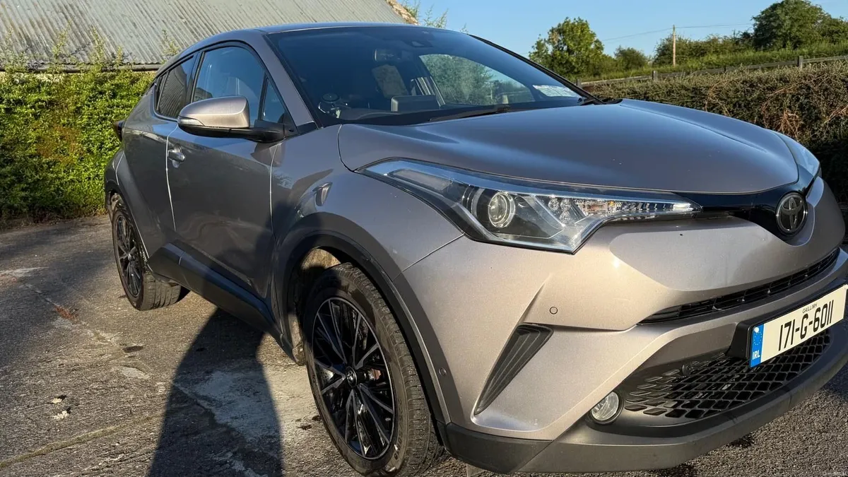 Toyota C-HR 2017 - Image 2
