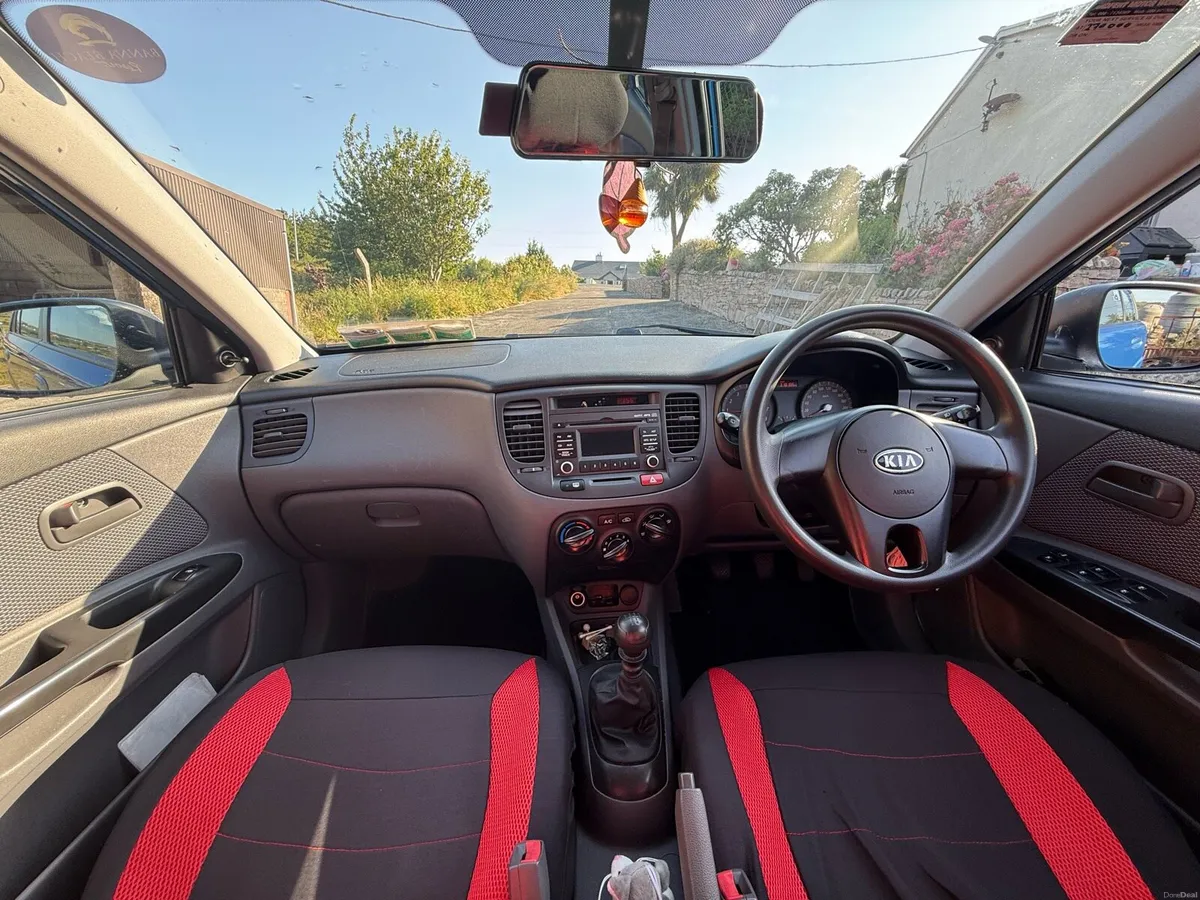 Kia Rio 2010 1.4 petrol (price 2000€) - Image 2