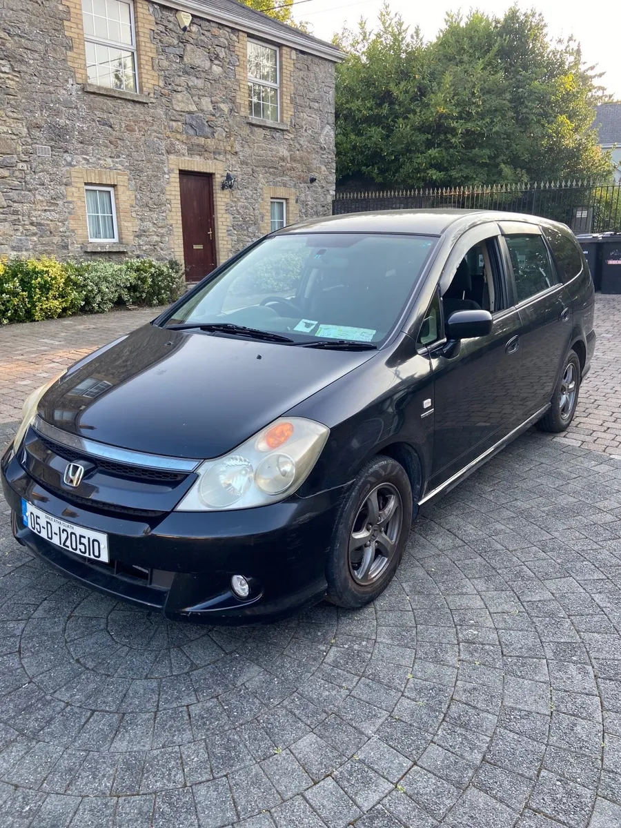Honda Stream 2005 - Image 1