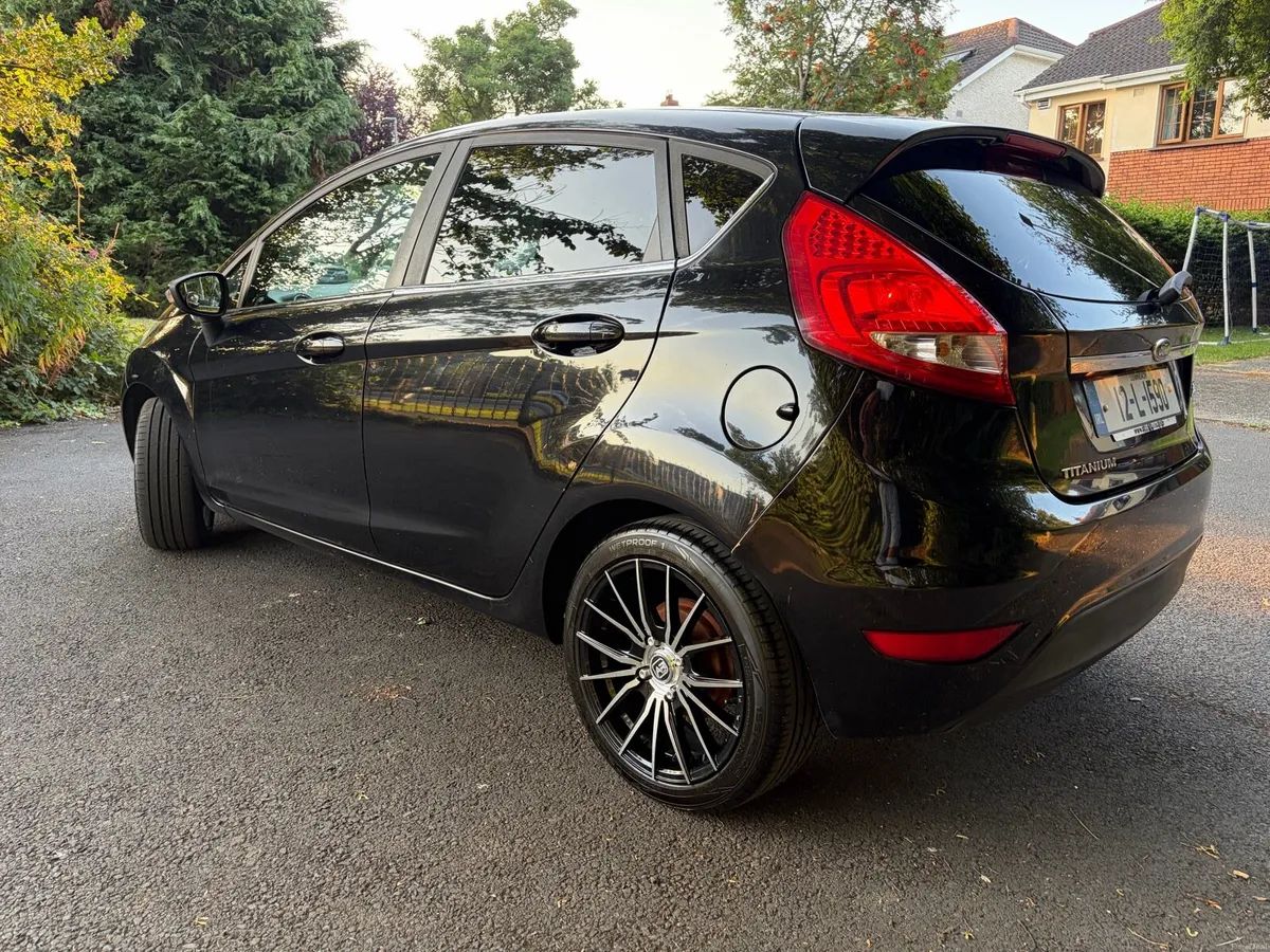 Ford Fiesta titanium - Image 2