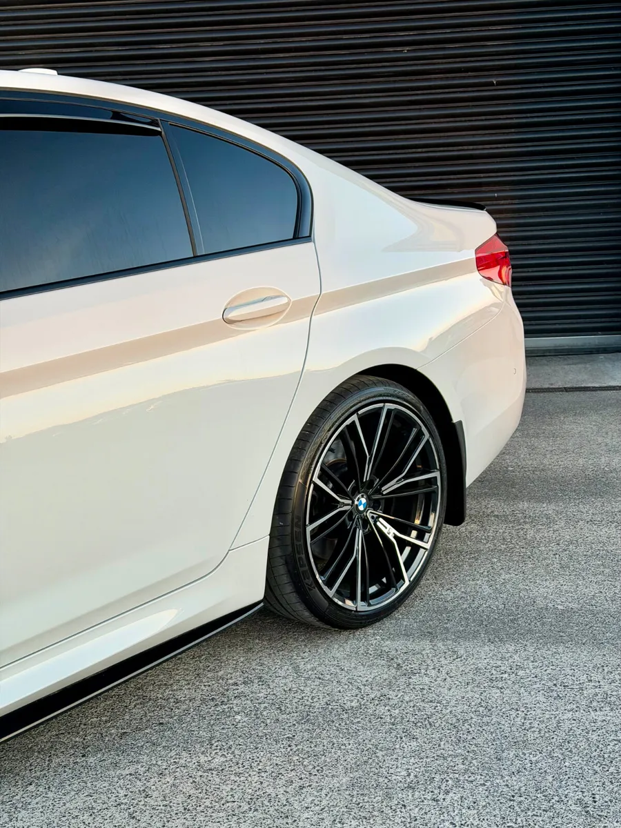 2019 BMW 520D MSPORT MPERFORMANCE - Image 3