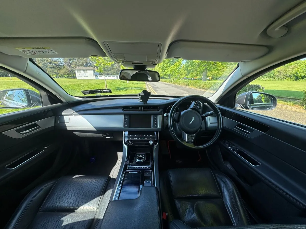 Jaguar XF 2017 - Image 4