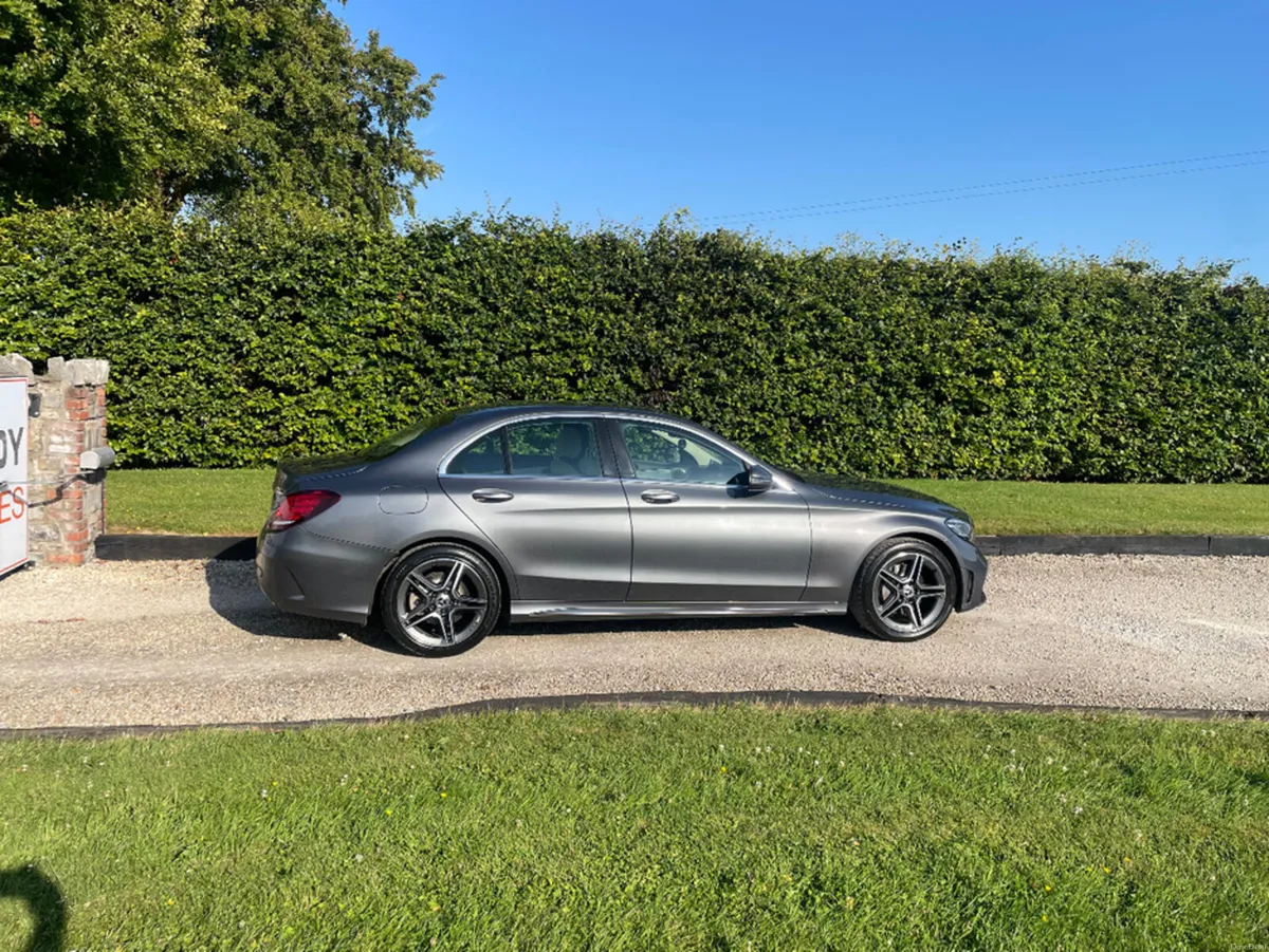 Mercedes-Benz C-Class 180 D AUTO AMG STYLING - Image 4