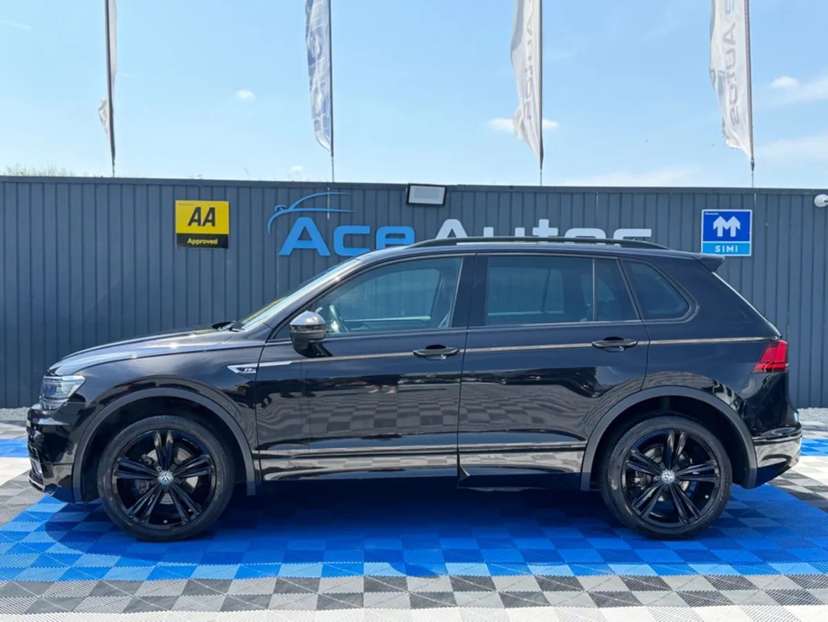 Volkswagen Tiguan R-LINE 4WD BLACK EDT - 2.0L DIES - Image 4
