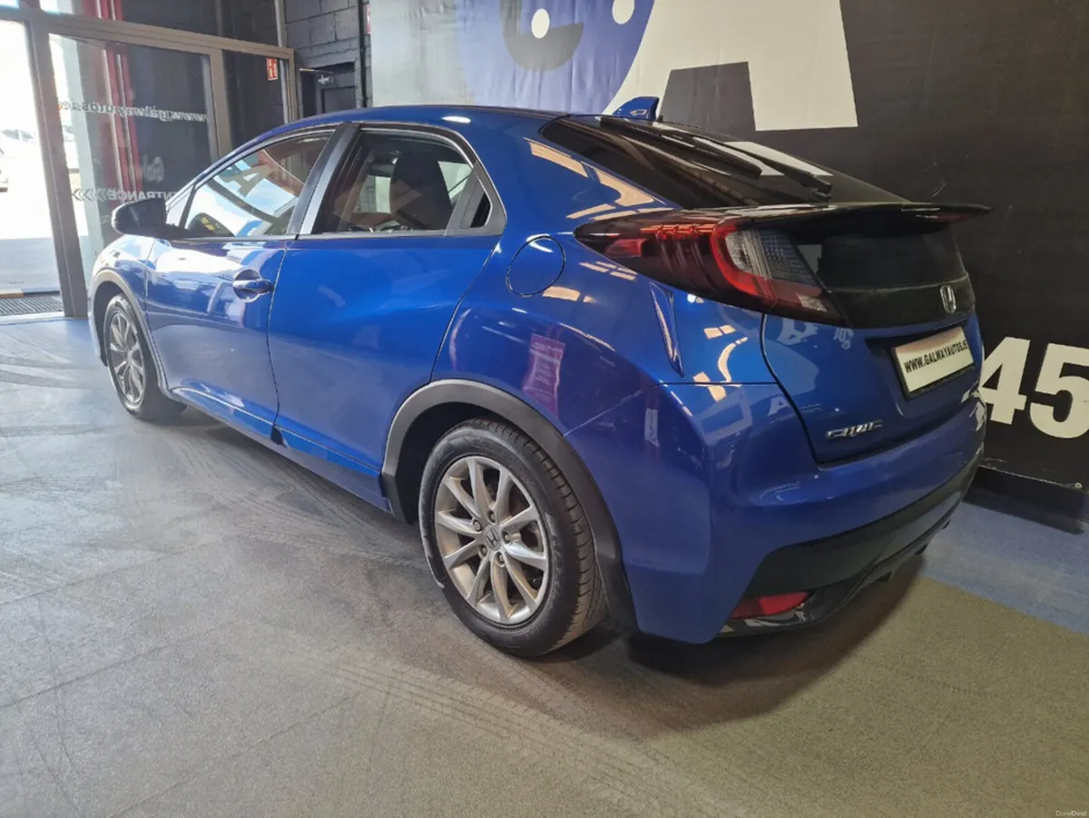 Honda Civic ** LIKE NEW, FULLY SERVICED** - Image 6