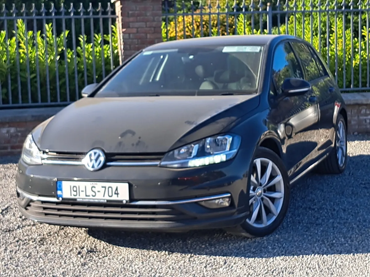 Volkswagen Golf Highline Model 1.6 Diesel 1 owner - Image 2