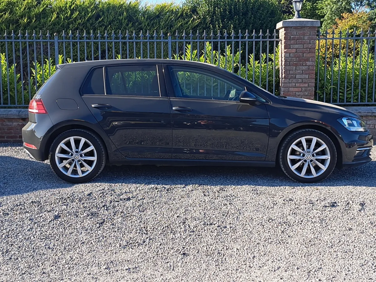 Volkswagen Golf Highline Model 1.6 Diesel 1 owner - Image 3