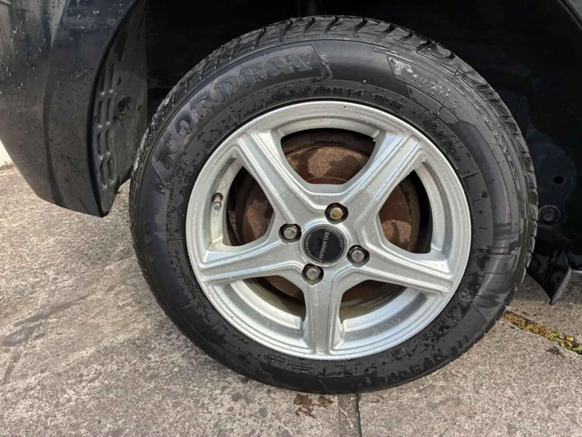 Toyota Aqua 1.5 DAA-NHP10 5DR AUTO - Image 4