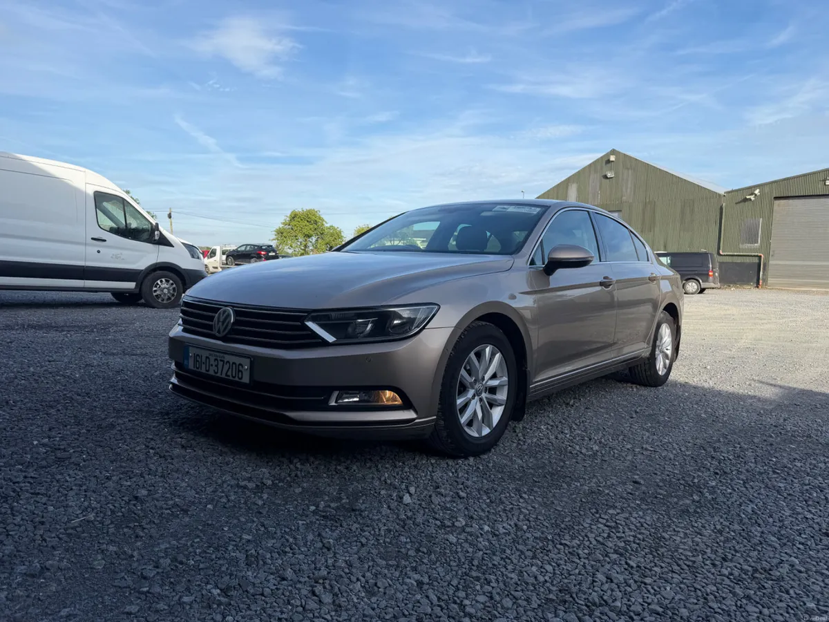 Volkswagen Passat 2016 - Image 2
