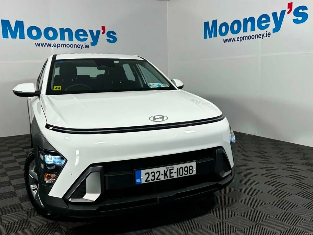 Hyundai KONA HYBRID SIGNATURE 1.6L PETROL COMPACT - Image 2