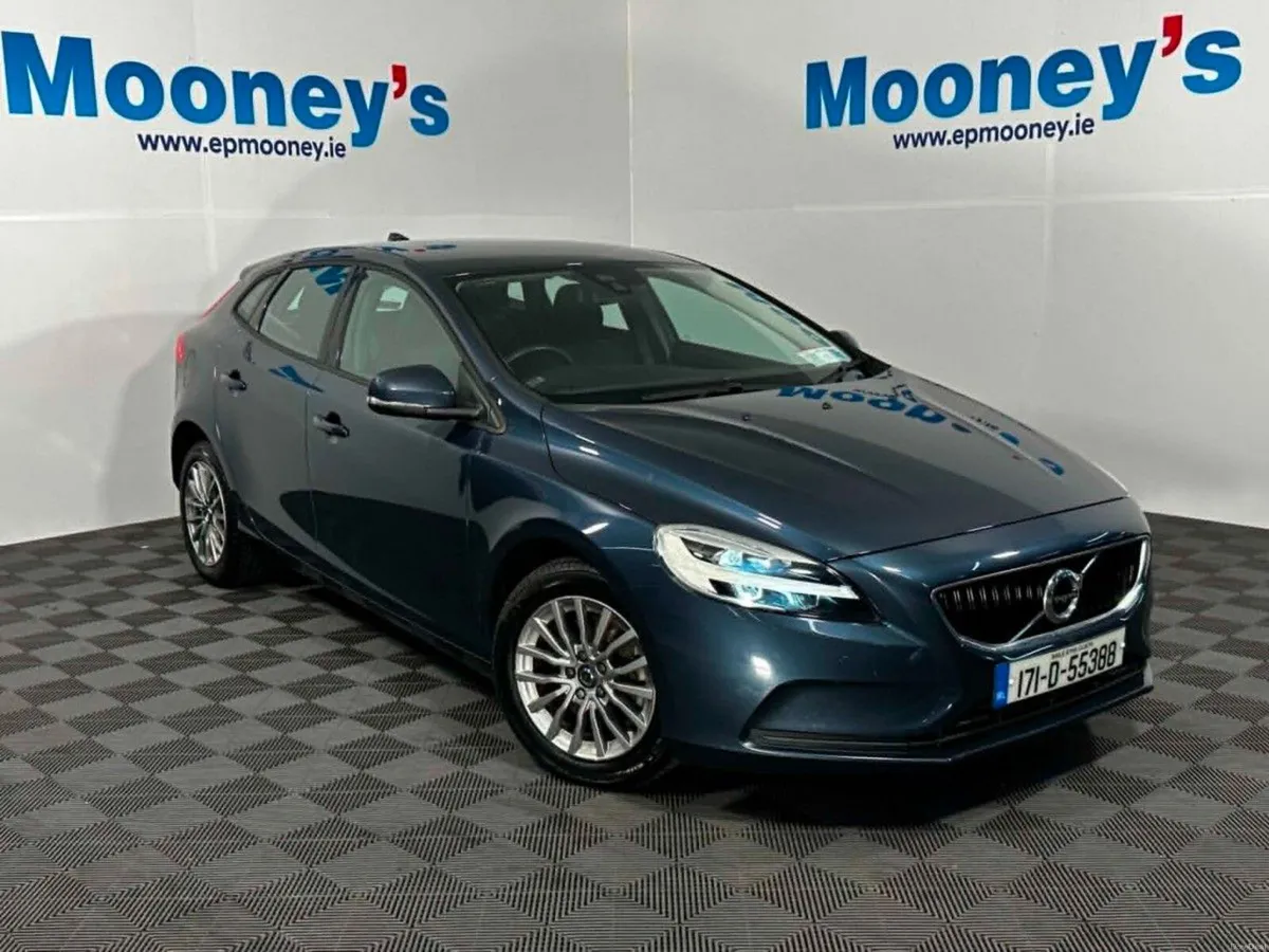 Volvo V40 T2 (122hp) Momentum Edition - Image 1