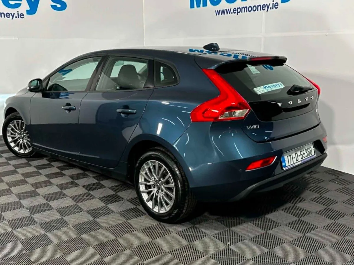 Volvo V40 T2 (122hp) Momentum Edition - Image 3