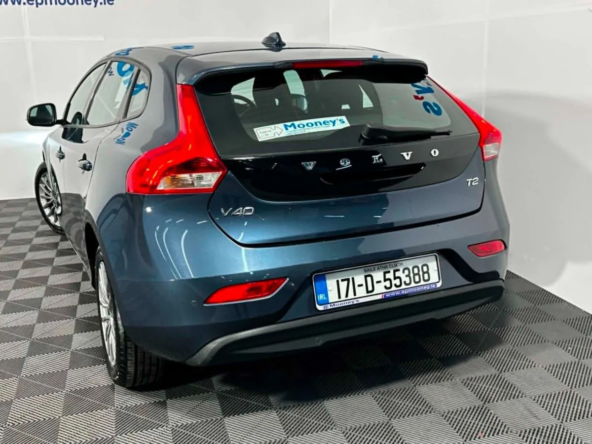 Volvo V40 T2 (122hp) Momentum Edition - Test Drive - Image 5