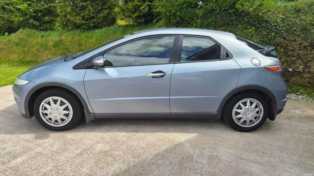 11 CIVIC - NEW BRAKES, STEERING AND AUX BELT - Image 2